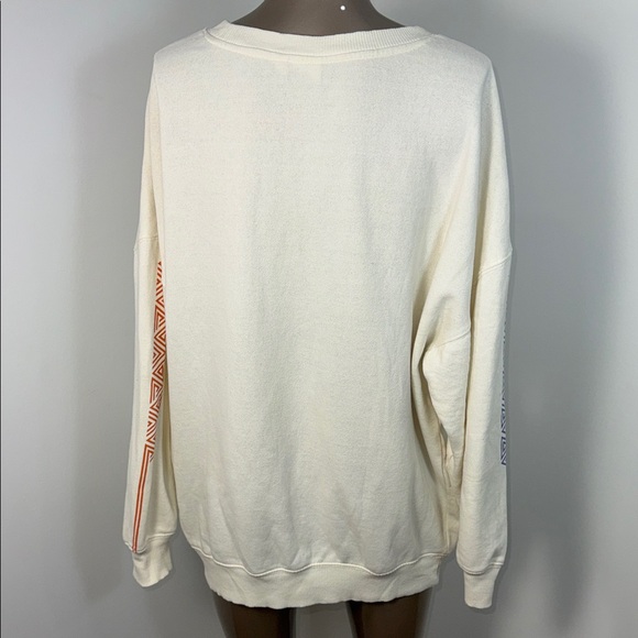 Wakanda Forever Marvel Graphic Sweatshirt - Picture 5 of 7